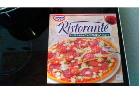 Пицца Dr. Oetker Ristorante Salame. Mozzarella. Pesto.